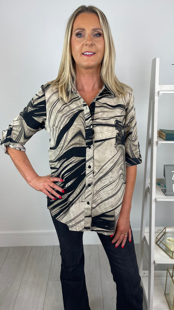 Abbie - taupe/Black Print Shirt