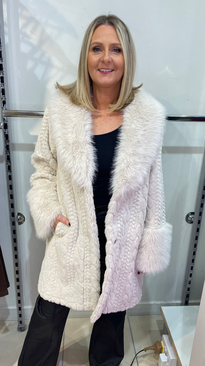 Amelia - Beige Faux Fur  Cable Design