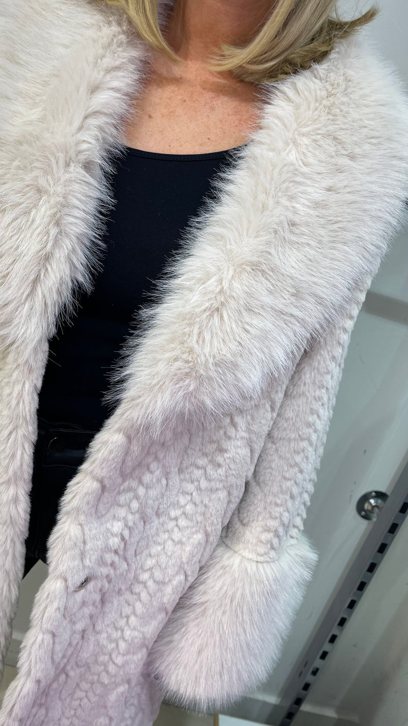 Amelia - Beige Faux Fur  Cable Design