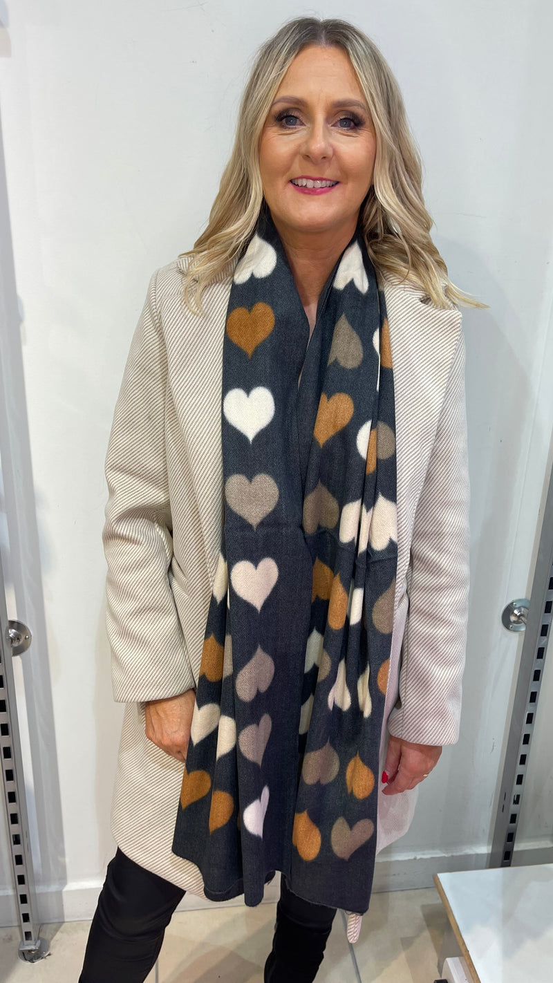 Orla - Black/Cream Heart winter Scarf