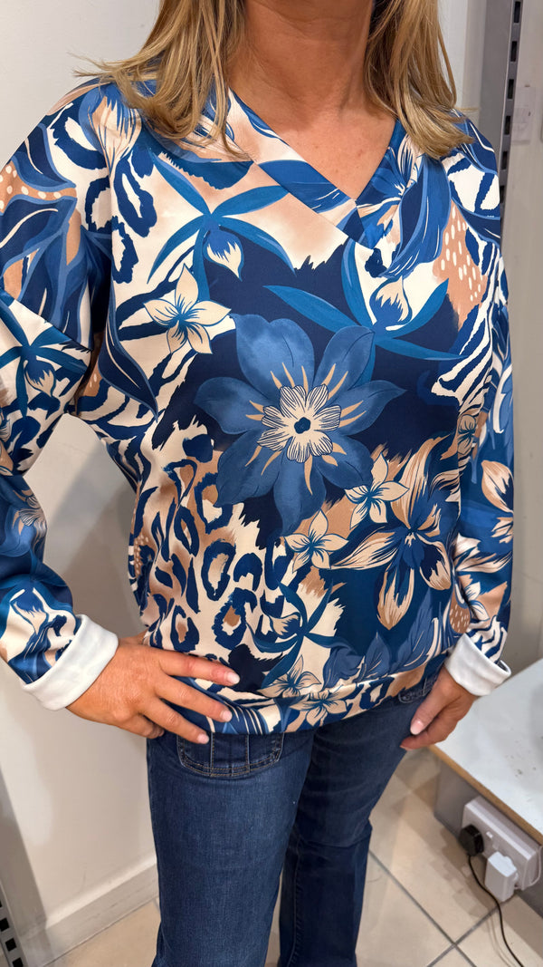 Jenny - Blue/Navy Leaf Print V Neck Top