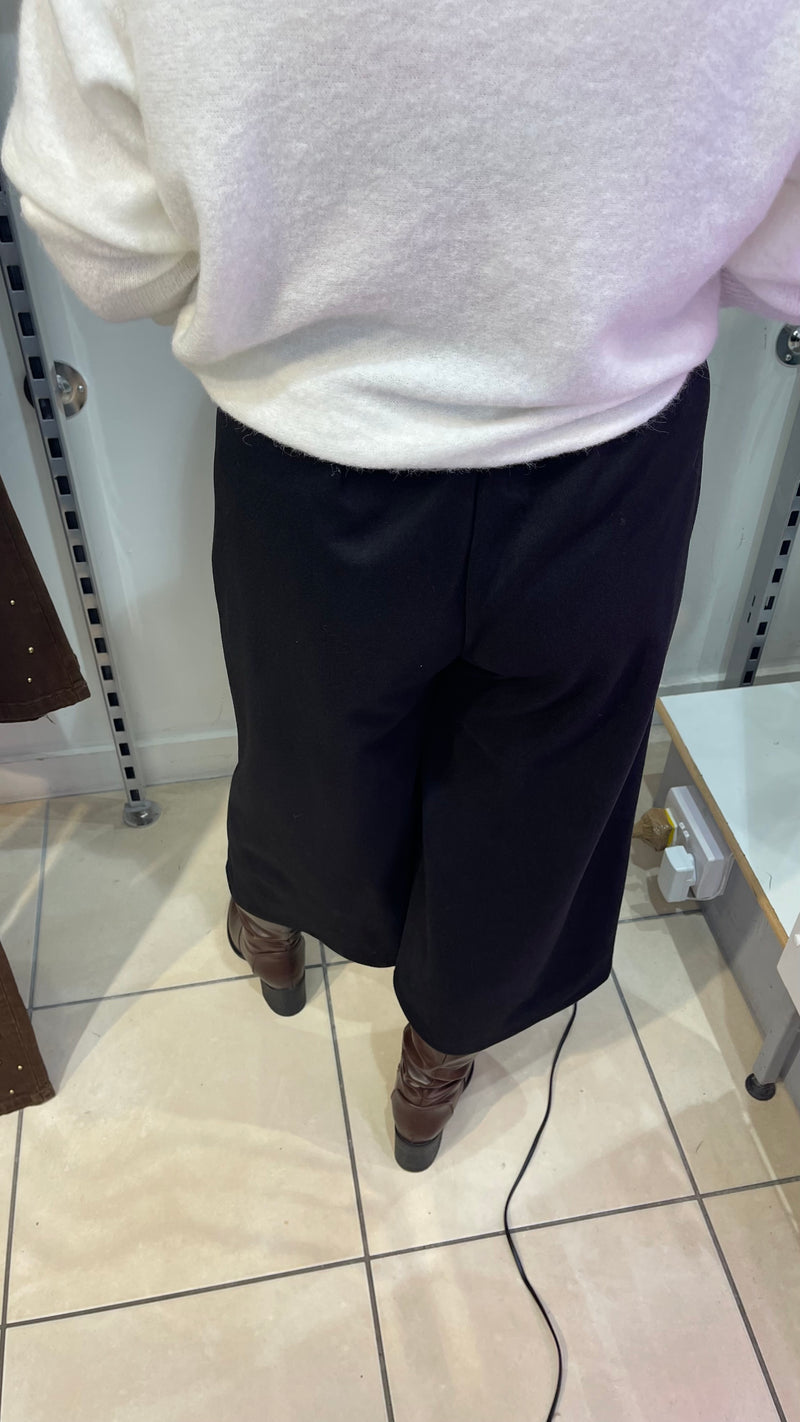 Madison - Black  Belted Culottes