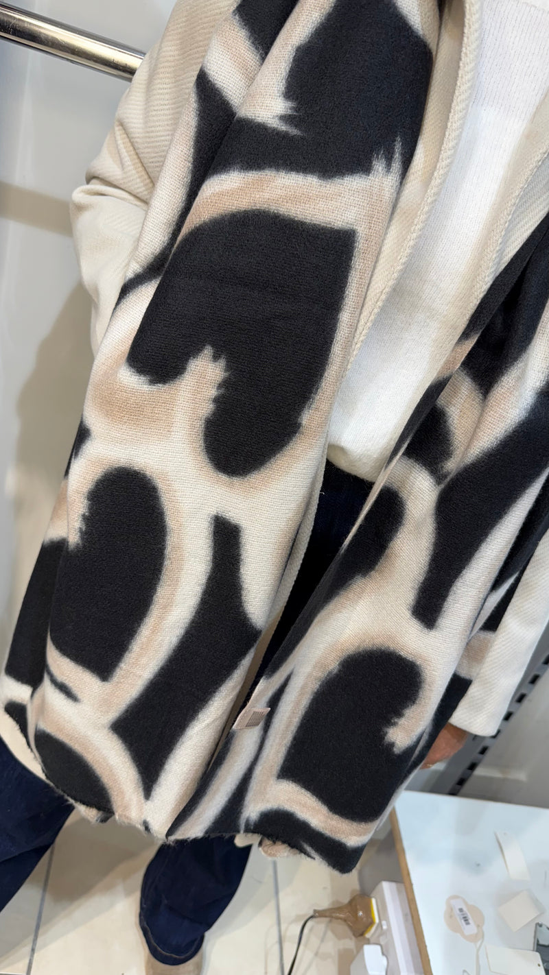 Sadie - Black/Beige Heart Scarf