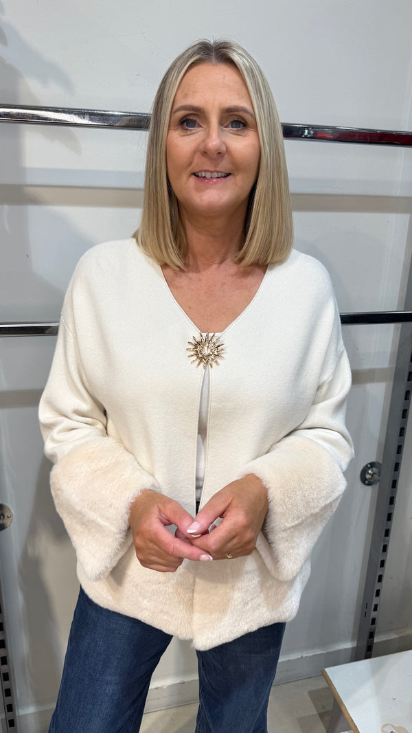 Avril - Cream Brooch Detail Fur Trim Jacket