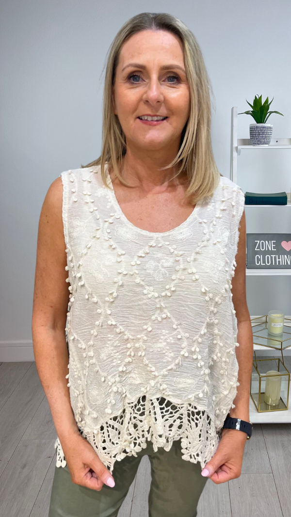 Flo - Cream Ebroidered Lace Hem Top