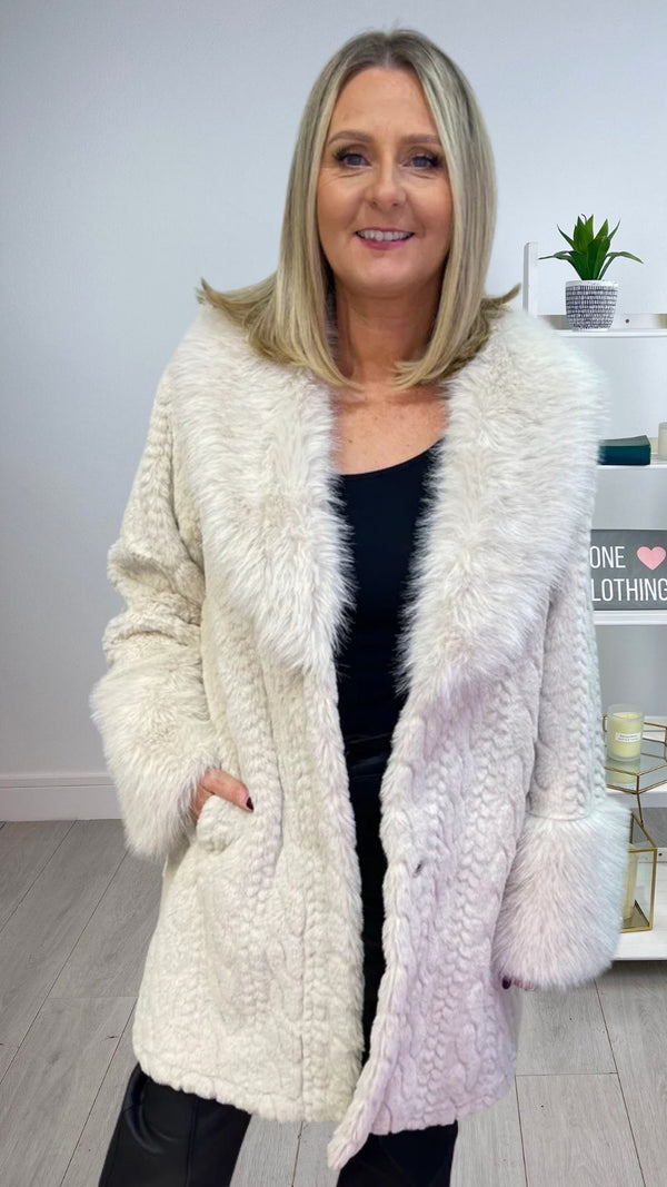 Amelia - Beige Faux Fur  Cable Design