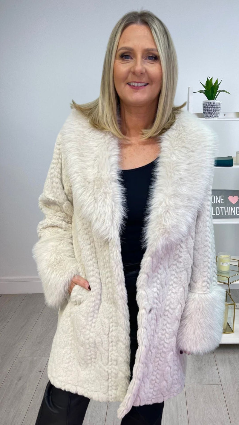 Amelia - Beige Faux Fur  Cable Design