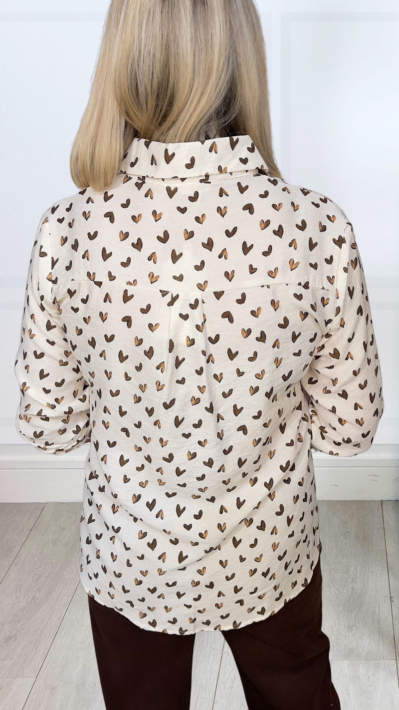 Tess - Brown/cream heart print shirt